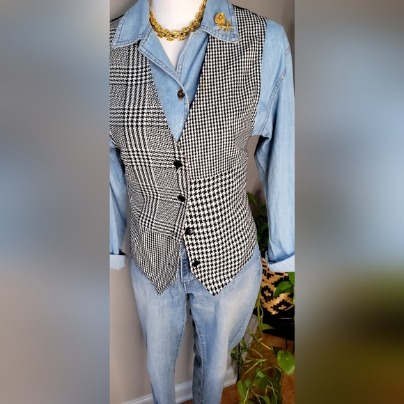 Vest - Picture 3 of 4